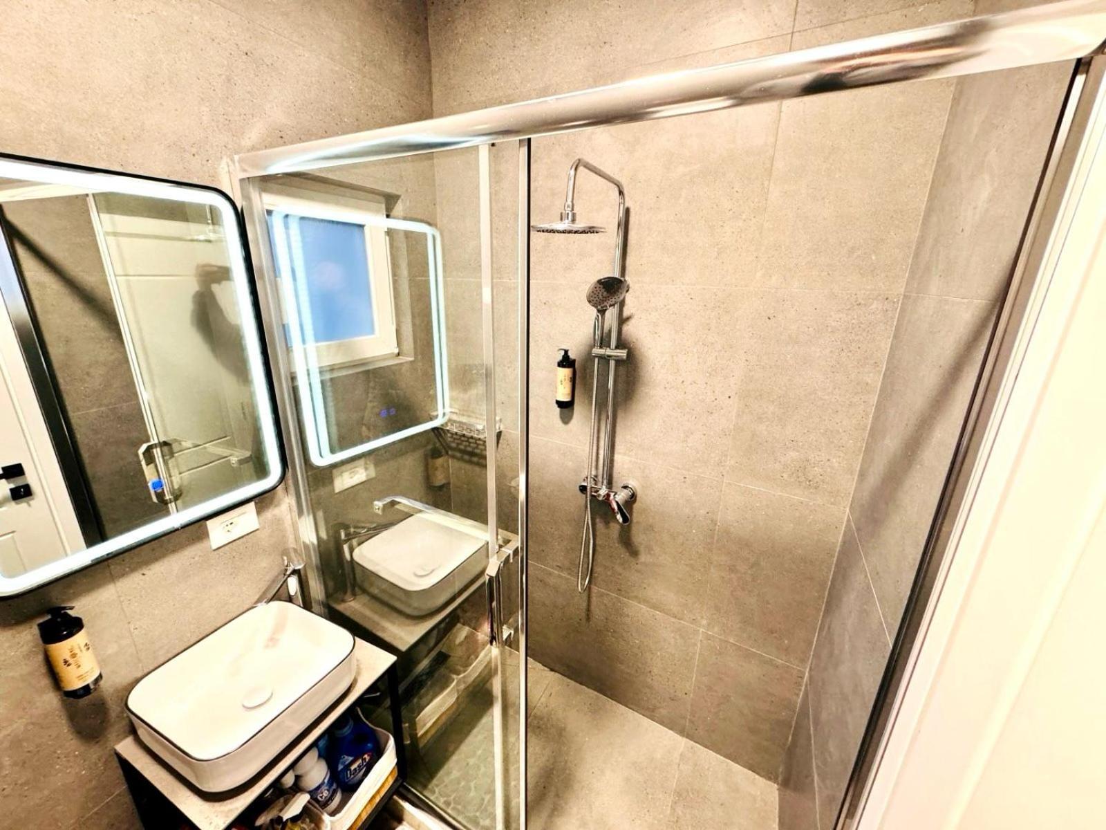 Ora Duplex * Shkoder